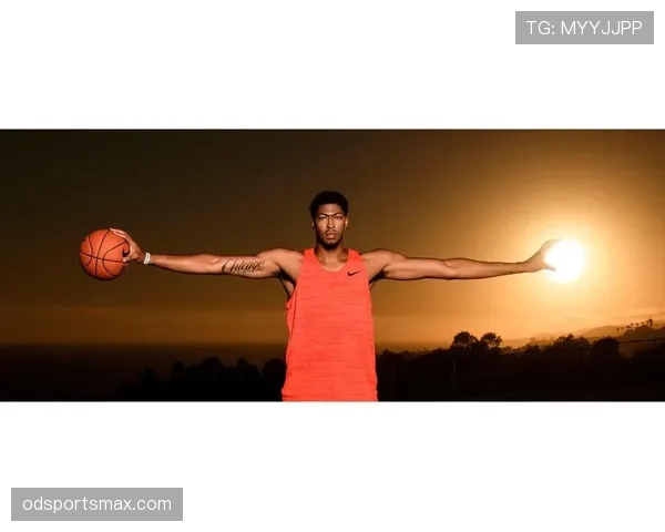 刷到安东尼·戴维斯机场照，行李箱那牌子能买我家车，隔壁老王心态炸裂